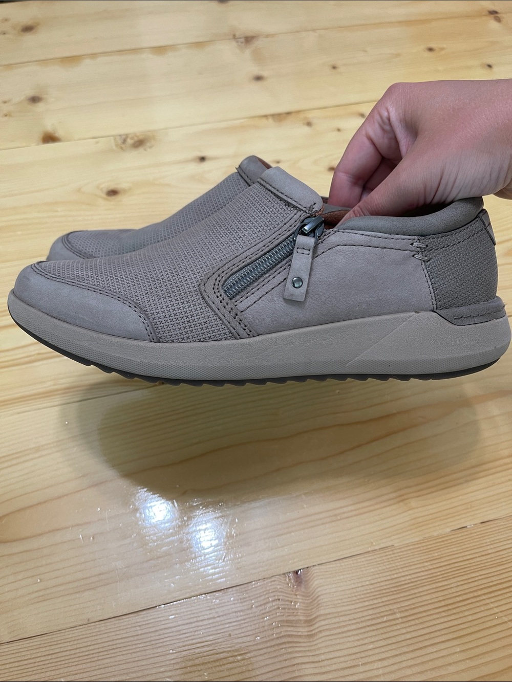 Cobb Hill Skylar Zip Slip-On Sneaker Taupe Suede Mesh Comfort Flat Size 8 - Picture 4 of 16